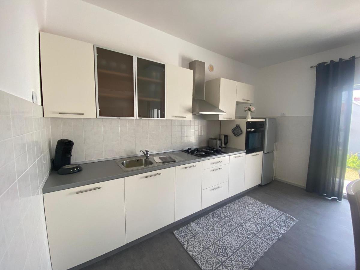Apartment Milena Kastela Mit Whirlpool 外观 照片